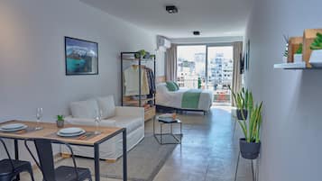 1 habitación, wifi y ropa de cama