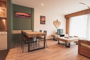 Dining - 10m from resort center, Ground floor, ski locker, 45m², Les Gets (Les Gets)