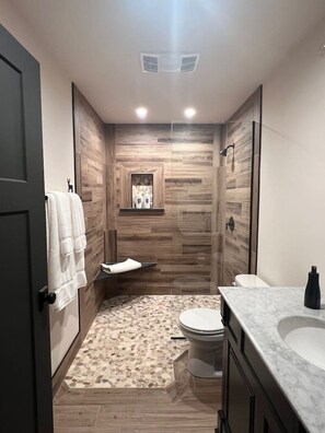 Hair dryer, towels - 4 Bedroom Cabin Retreat (Imperial)