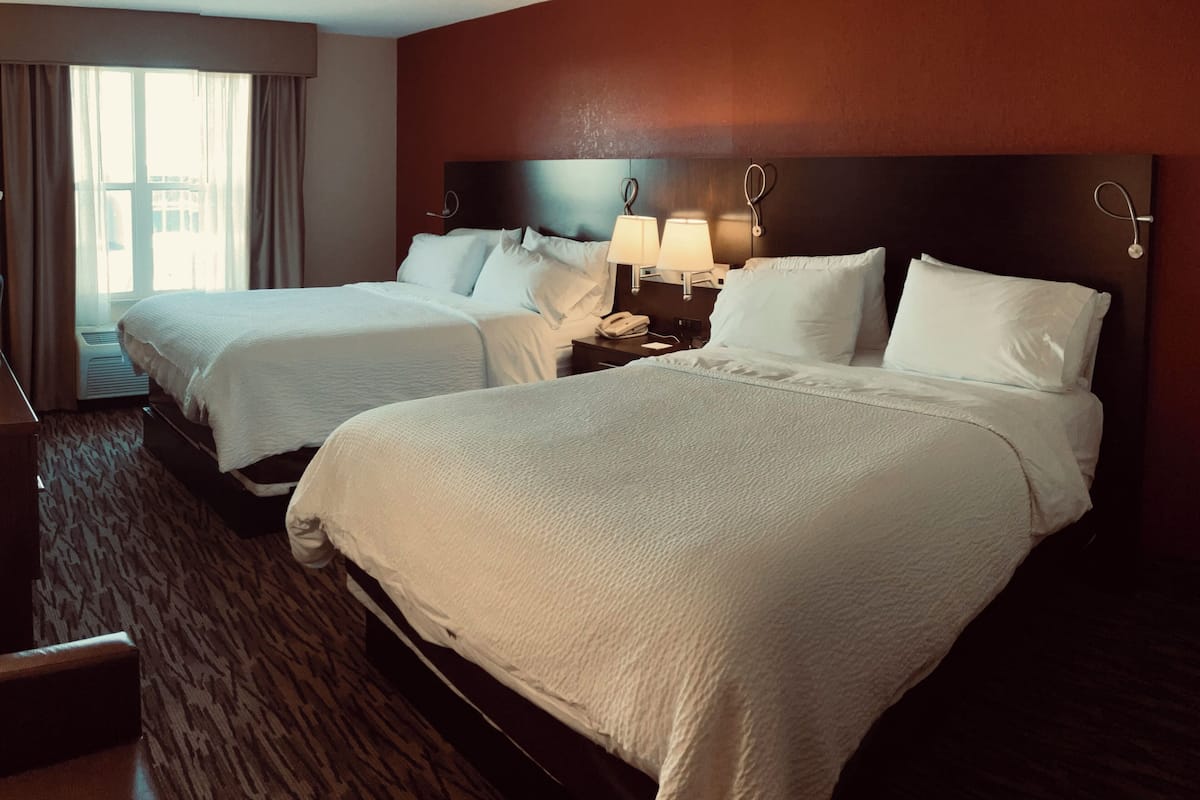 Double Room | Iron/ironing board, bed sheets
