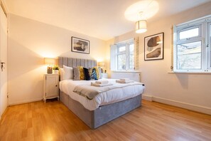 2 bedrooms, iron/ironing board, free WiFi, bed sheets - 2 Bed Flat in Elephant & Castle (London)