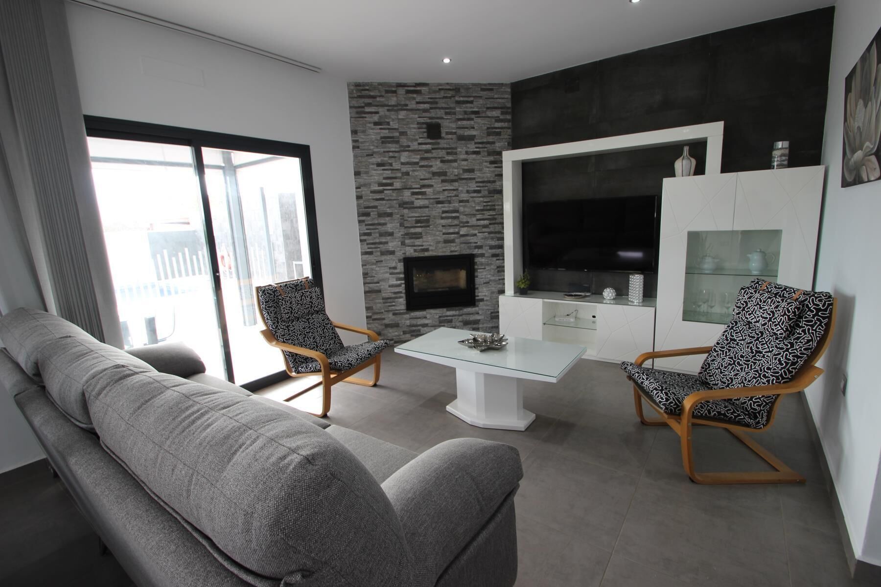 Télévision, cheminée