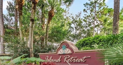 Spacious quiet all ground floor gated condo. Large pool / tennis pickle ball