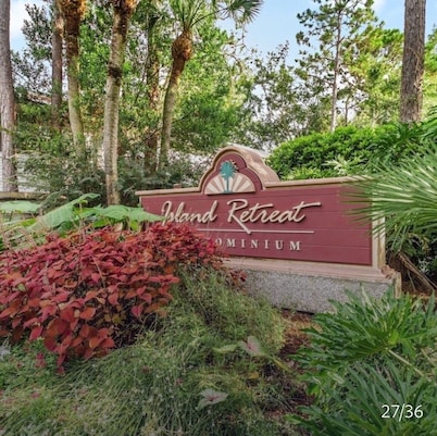 Spacious quiet all ground floor gated condo. Large pool / tennis pickle ball
