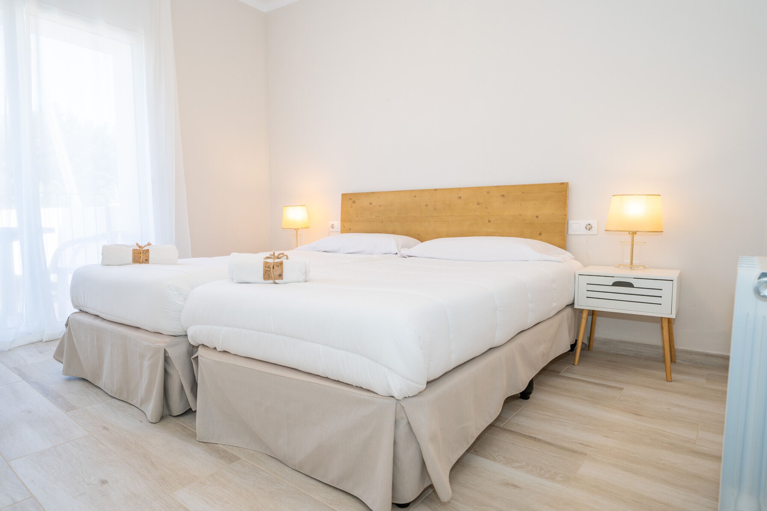 4 dormitorios, tabla de planchar con plancha, wifi gratis y ropa de cama