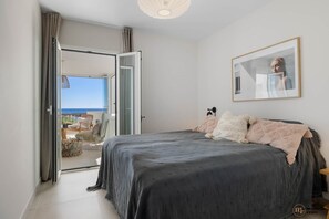 3 bedrooms, iron/ironing board, free WiFi, bed sheets - Bermeja Beach | Ref. #54 (Estepona)