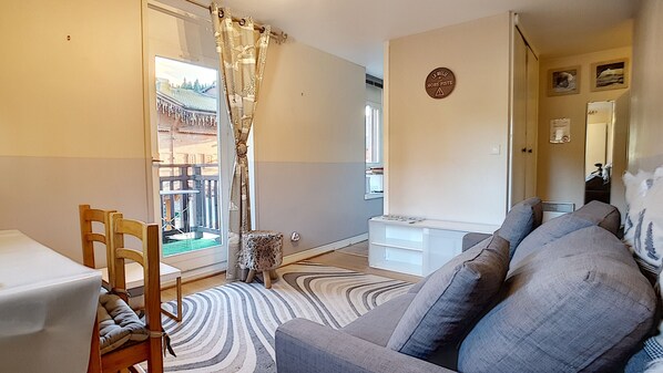 TV - Iroko - appartement - 4 pers - centre (Les Gets)