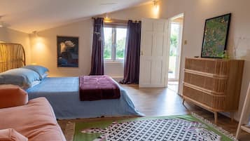 Casa | 1 habitación, tabla de planchar con plancha, wifi gratis y ropa de cama