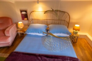 Casa | 1 dormitori, planxa i posts de planxar, wifi gratuïta i roba de llit 