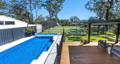 Anglesey - Pet Friendly with Pool - 4 Mins Walk to Beach