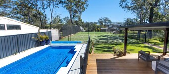 Anglesey - Pet Friendly with Pool - 4 Mins Walk to Beach