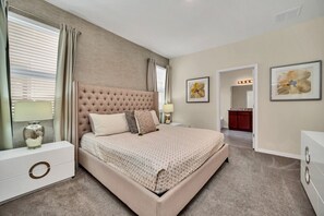 6 Schlafzimmer, Schreibtisch, Bügeleisen/Bügelbrett, kostenloses WLAN