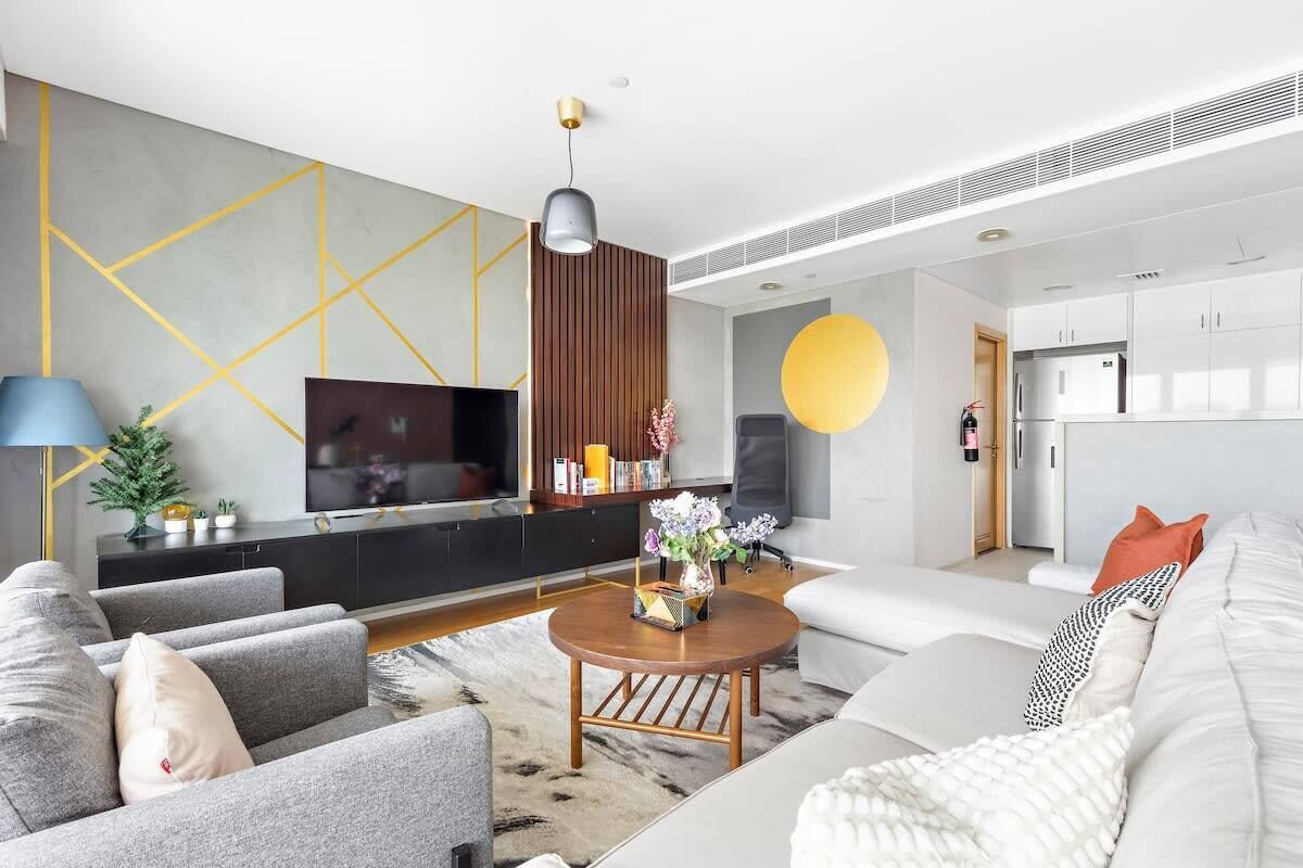 Apartemen Premium, balkon, pemandangan kota | Area keluarga | Smart TV