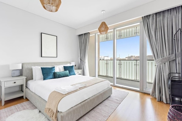 尊荣公寓, 阳台, 城市景观 | 2 多间卧室、埃及棉床单、高档床上用品、客房内保险箱