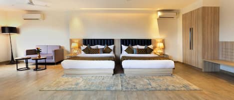 Chambre Quadruple Familiale | Bureau, Wi-Fi gratuit, draps fournis