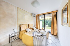 1 chambre, fer et planche à repasser, Wi-Fi gratuit, draps fournis