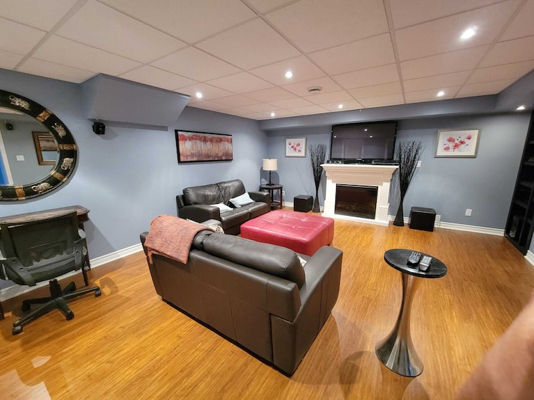 Entire 1 Bedroom Basement Suite With Separate Entrance In North Oshawa - Oshawa