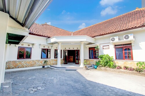 Hotel O Syariah Griya Wisata