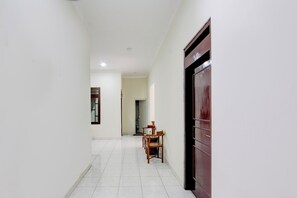 Interior detail - Hotel O Syariah Griya Wisata (Wonogiri)