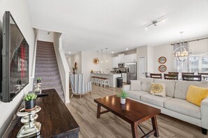 Smart TV -  Family Retreat w/ Pool, Lake View & Disney Nearby – 5BR Storey Lake Getaway (Kissimmee)