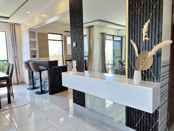 Lobby - Seven Seas, Ocean Views 3BR Penthouse in Nyali (Mombasa)