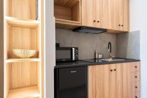 Fridge, microwave, coffee/tea maker, toaster