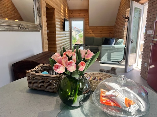 Neon Apartment: Large Garden, Near Lake, Pet&Famil