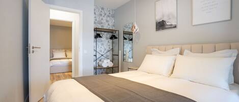 2 bedrooms, iron/ironing board, free WiFi, bed sheets