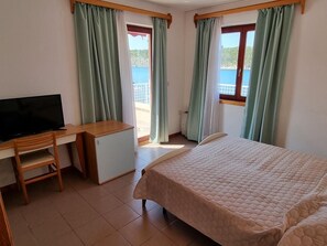 Chambre Double, vue mer | Bureau, Wi-Fi gratuit, draps fournis