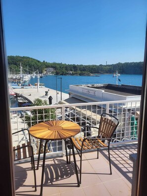 Double Room, Balcony, Sea View | Balcony - Villa Riva (Omisalj)