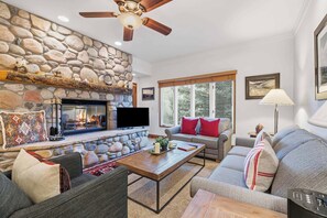 Smart TV, fireplace - The Charter at Beaver Creek A260 (Beaver Creek)