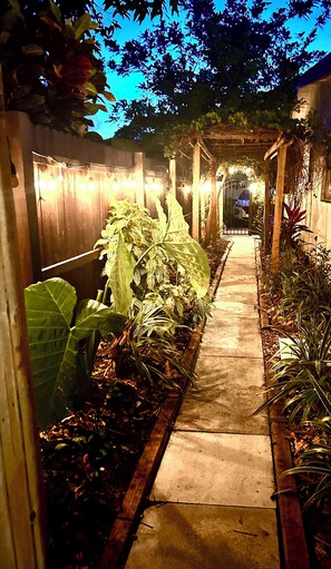 Property grounds - Couples paradise2 (Palm Beach Gardens)