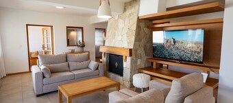 Cozy House Lake and Mountain View