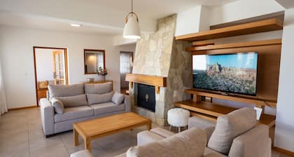 Cozy House Lake and Mountain View