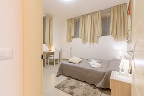 Apartment | 3 bedrooms, iron/ironing board, free WiFi, bed sheets - Zanardelli 1 Apartment (Salò)