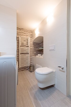 Apartment | Bathroom - Zanardelli 1 Apartment (Salò)