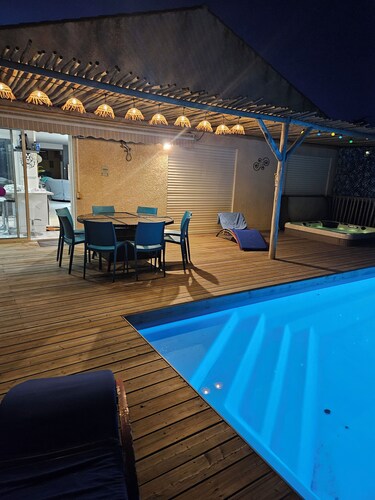 Villa à 800 Mètres de la Plage du Grau D'agde Avec Piscine et Jacuzzi
