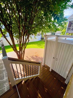 Property grounds - GREAT Location! 5 minute walk to beach! (Oak Island)