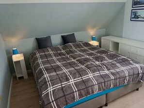 2 bedrooms, individually furnished - "pirate" Comfortable Holiday Residence (Glowe)