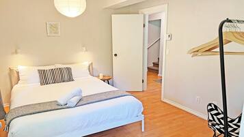 2 bedrooms, desk, iron/ironing board, travel crib