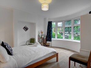 3 chambres, fer et planche à repasser, Wi-Fi gratuit, draps fournis