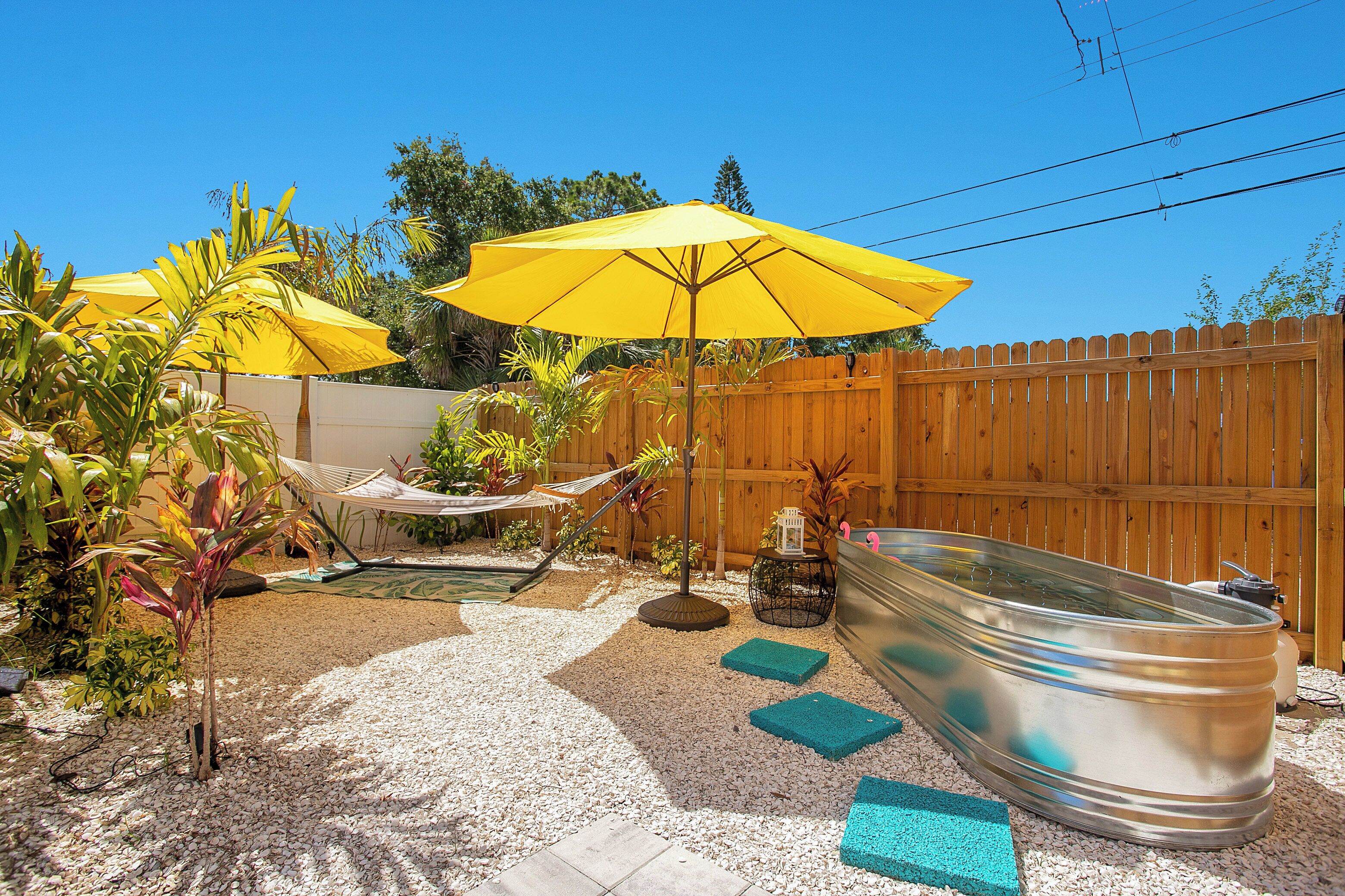 PRIVATE COASTAL GUEST STUDIO + PLUNGE POOL- 10 min from Downtown St. Pete
