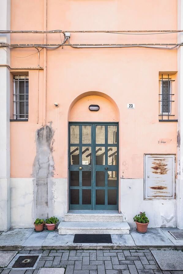 Front of property - Navile Family Apartment (Bologna)