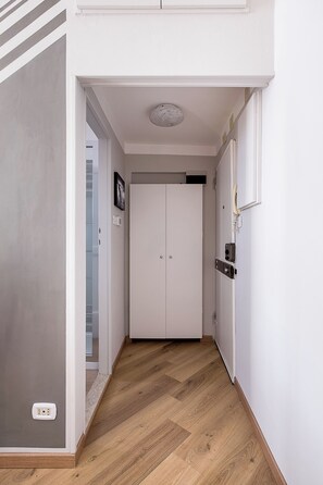 Hallway - Navile Family Apartment (Bologna)