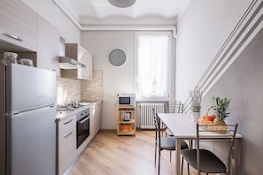 Lägenhet | Eget kök | Stort kylskåp, mikrovågsugn, ugn och spishäll