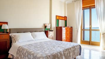 Apartment, Beach View | 3 bilik tidur, seterika/papan seterika, katil bayi/kot (surcaj)