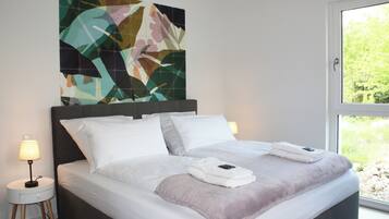 2 bedrooms, iron/ironing board, WiFi, bed sheets