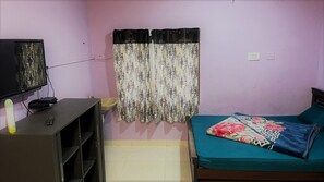 5 bedrooms, WiFi, bed sheets