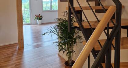 Ferienwohnung FEWO1 über zwei Etagen (DG & OG) mit Balkon im Außenbereich