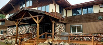 Beautiful Lake Superior is just down the road and what better then a private guestroom themed after it?